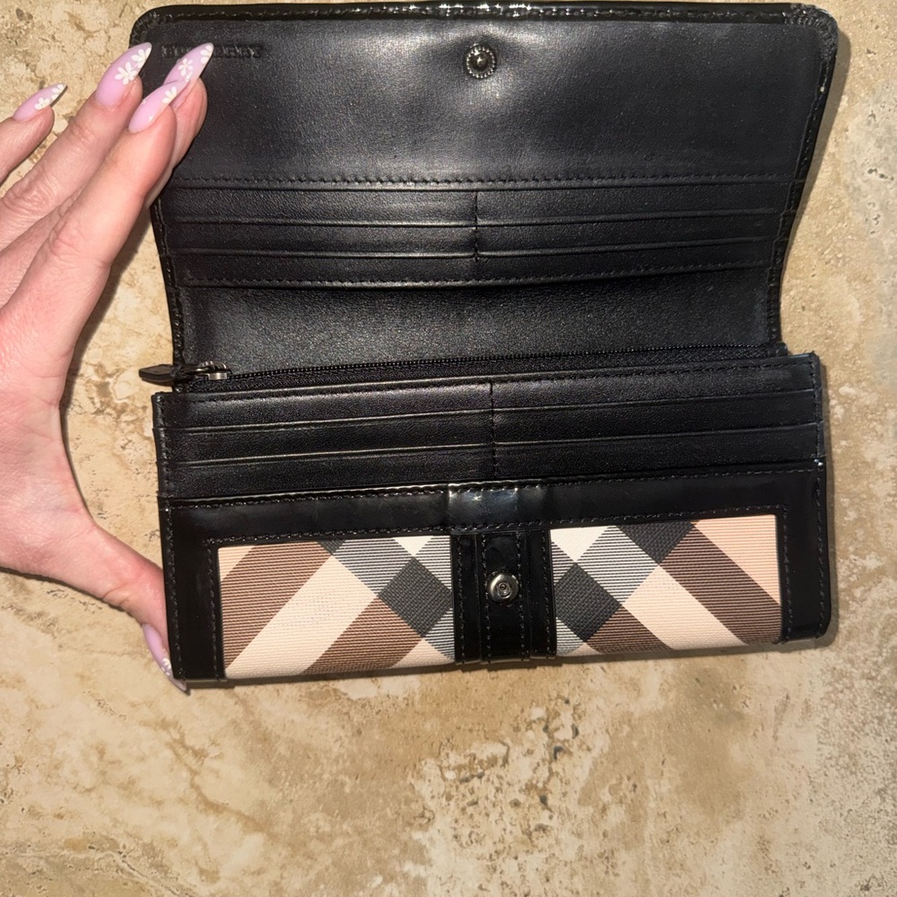 Burberry Checkered Black and Tan Women's Wallet - Picture 3 of 6